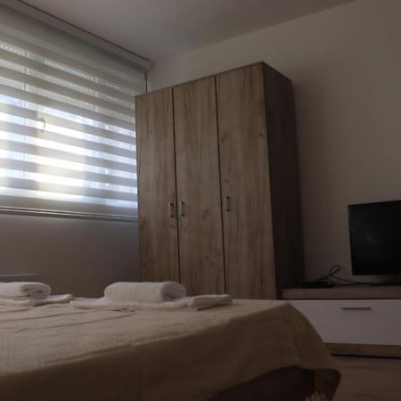 Apartman Lena Banovo Brdo Apartment Belgrade Exterior photo